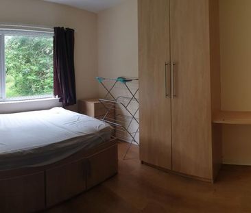 6 bedroom semi-detached house to rent - Photo 2