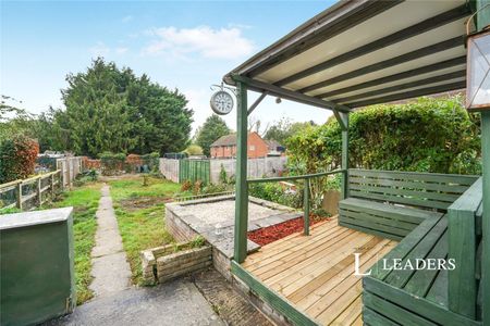 3 bedroom house to rent Trent Road, Brockworth, Gloucester, GL3 - Photo 3