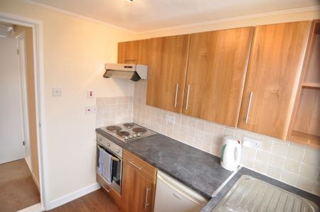 First Floor One Bedroom Maisonette for Rent in Central Southsea - Photo 5