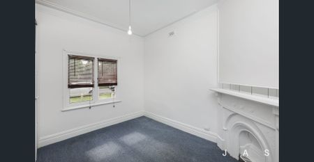 Delightful Single Front in Prime Location - Photo 4