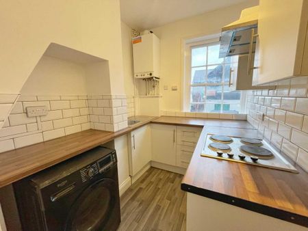 2 bedroom flat to rent - Photo 2