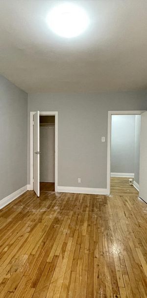 1 chambre - 5045 Avenue Macdonald, Montréal - Photo 1