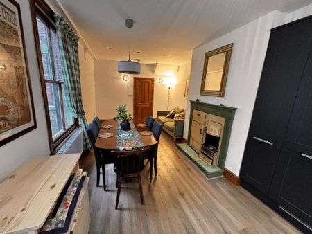 4 bedroom terraced house to rent - Photo 4