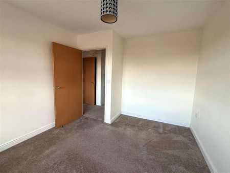 Aldershot, GU11 - Photo 5