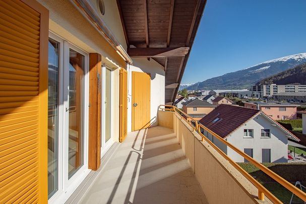 Grosszügige 3.5 Zimmer Dachwohnung in Heiligkreuz - Photo 1