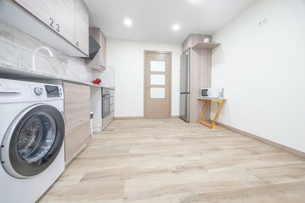 Avinguda de la Plata, Valencia, Valencian Community 46004 - Photo 1