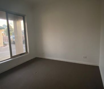 Modern Comfort in a Convenient Lalor Location - Photo 4