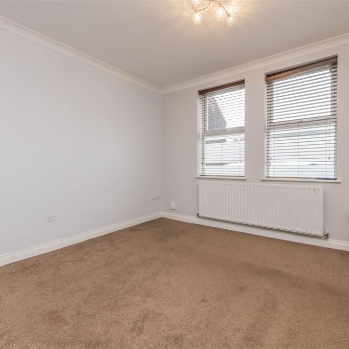 3 bed House - Mid Terrace To Let - Photo 1