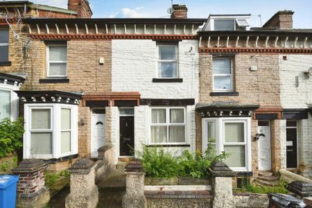 5 bedroom terraced house to rent - Photo 2