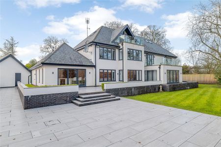 6 bedroom detached house to rent - Photo 2
