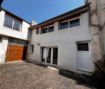 Location Appartement 3 pièces 131m² - Photo 4