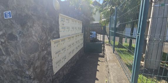 Location Appartement 3 pièces 64m² ST DENIS 97490 - Photo 2