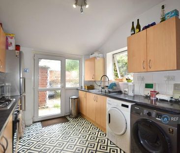 1 bedroom in a house share to rent - Photo 6