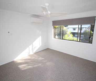 FULLY REFURBISHED, FAMILY HOME - Photo 3