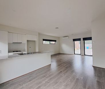 9 Flame Robin Place, Endeavour Hills VIC 3802 - Townhouse For Rent ... - Photo 2