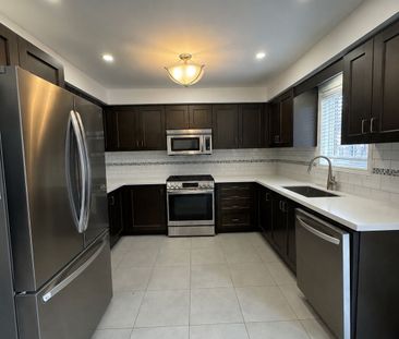 For Lease - 80 Northway Avenue, Whitchurch-Stouffville, Ontario - Photo 3