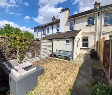 2 bedroom terraced house to rent - Photo 2