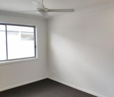 Executive Modern Designed Family Home - Photo 3