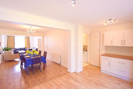 Nethercourt Avenue, West Finchley, London N3 - Photo 3