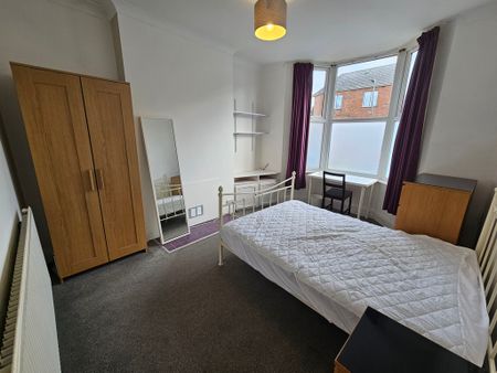 4 Bed Student Accommodation - Photo 5