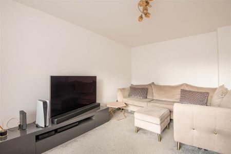 4 bedroom detached house to rent - Photo 5