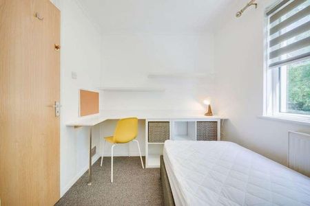 Clement Close, Canterbury, CT1 - Photo 2