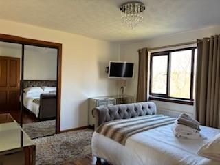 4 bedroom detached house to rent - Photo 3