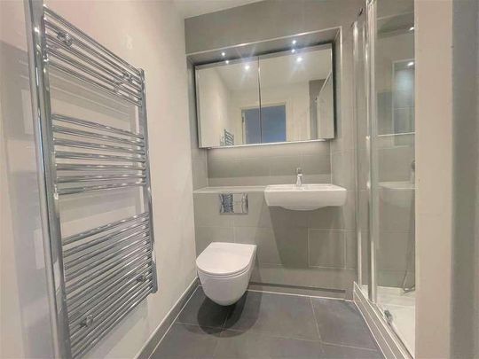 Healum Avenue, Southall, UB2 - Photo 1