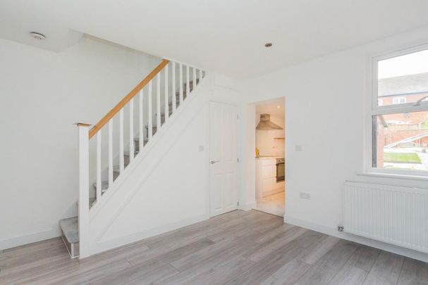 2 bedroom terraced house to rent - Photo 1