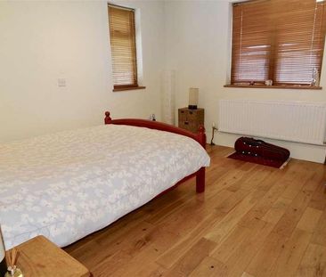 Baunton Lane Stratton, GL7 - Photo 3