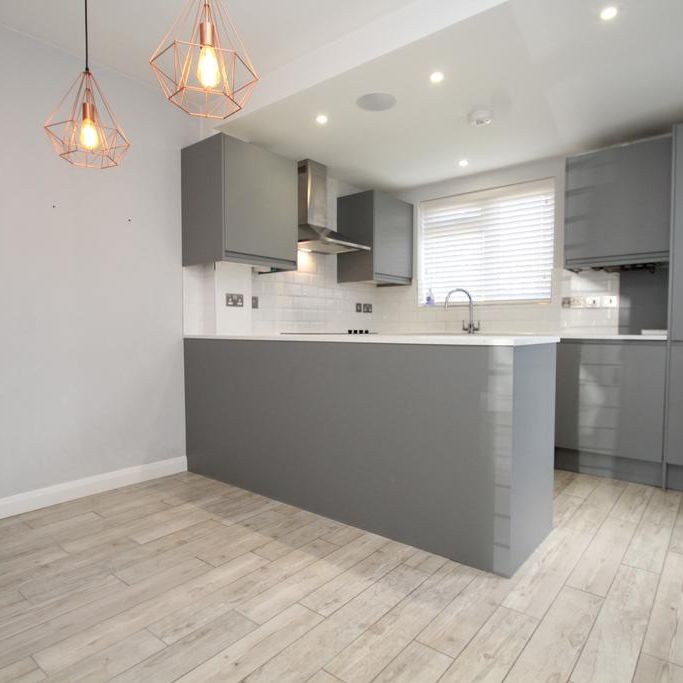3 bedroom terraced house to rent - Photo 1