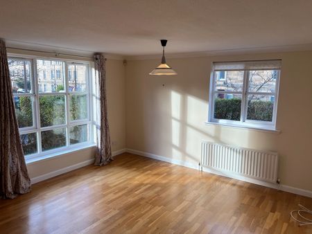 3 Bed Flat, Russell Gardens, EH12 - Photo 2