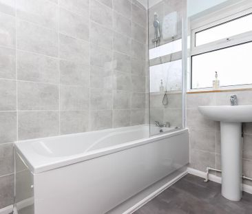3 bedroom semi-detached house to rent - Photo 6