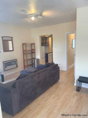 2 bedroom property to rent in London - Photo 4