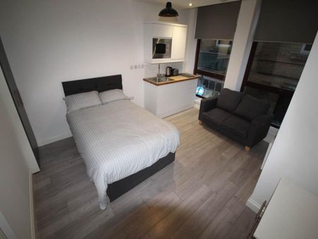 Studio to rent - Photo 2