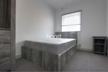 1 bedroom in a house share to rent - Photo 5