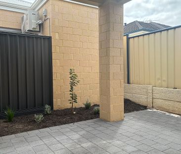 Modern, 3-Bedroom Villa in a Prime Location - Photo 2