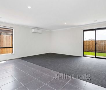7 Anglers Avenue, Point Cook - Photo 5