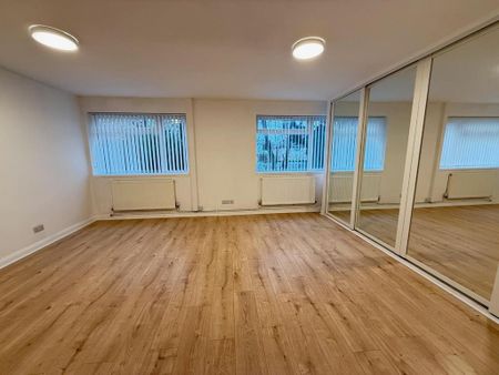 2 bedroom maisonette to rent - Photo 5