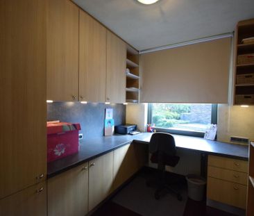 WONING MET ZONNIGE STADSTUIN - Photo 2