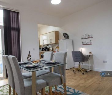 3 bedroom terraced house to rent - Photo 2