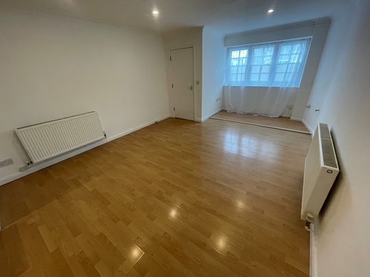 Plains of Waterloo, Ramsgate - Photo 1