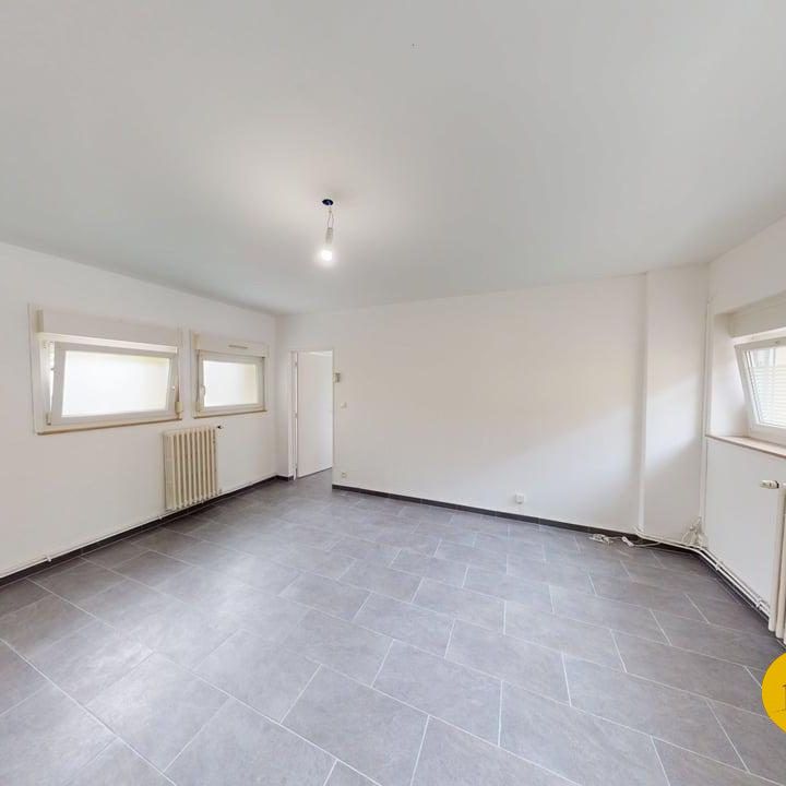 Location Appartement 2 pièces 77m² STIRING WENDEL 57350 - Photo 1