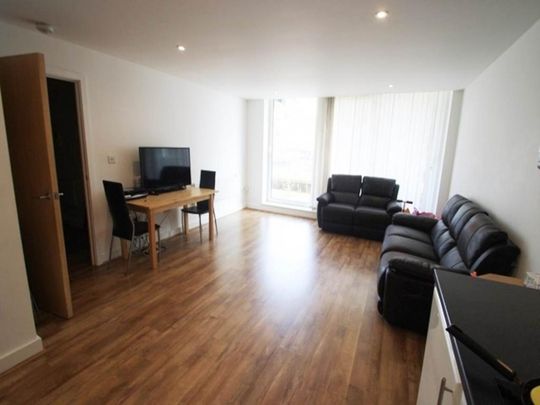 2 bedroom flat to rent - Photo 1