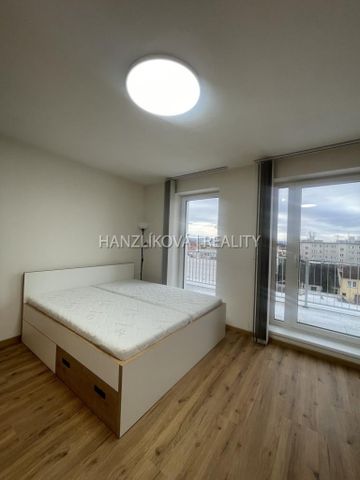 Pronájem bytu 1+kk 32 m2 - Fotografie 2