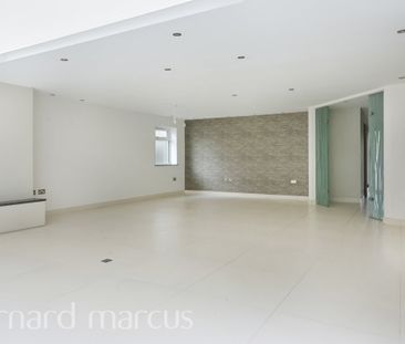 Woodlands Gardens - Photo 3