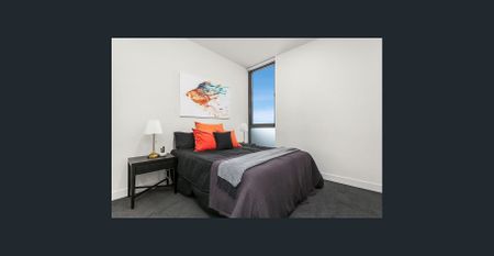 In the heart of Northcote with very large balcony! - Photo 5