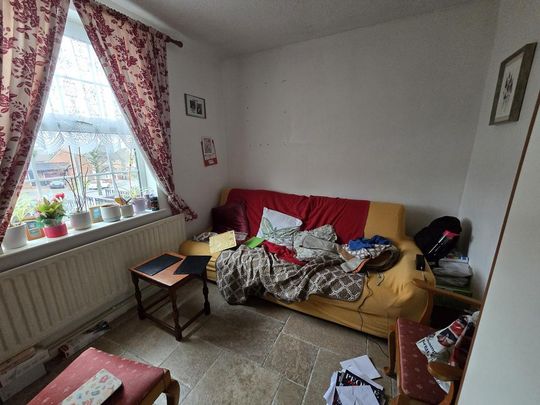 3 bedroom semi-detached house to rent - Photo 1