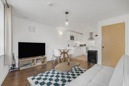 2 bedroom flat to rent - Photo 2