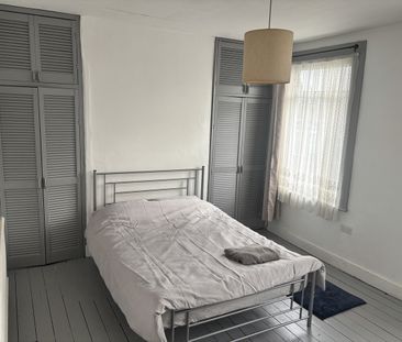 Room in a Shared House, Dunedin Road, E10 - Photo 5